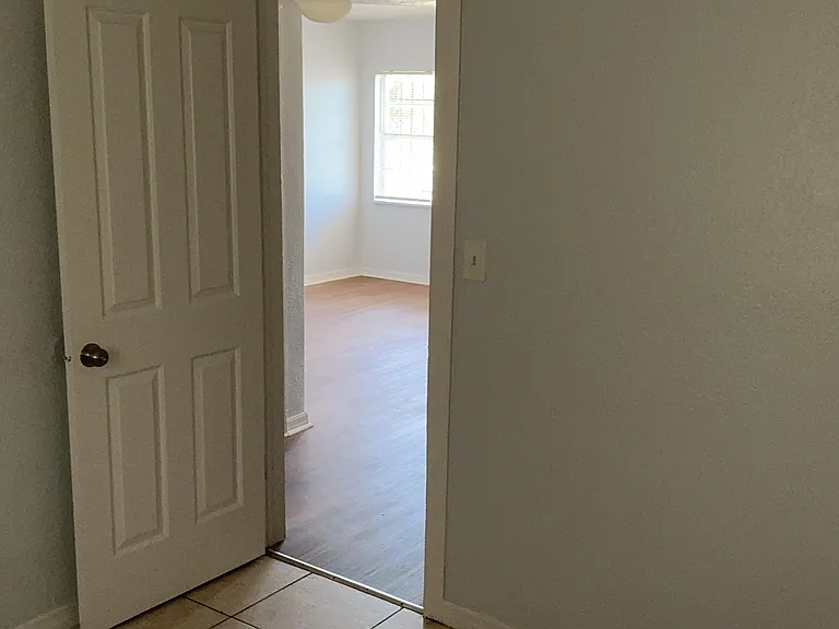 1306 Carlsbad Pl — Photo 7