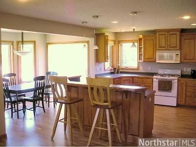 5th image of 10056 Maplewood Cir N