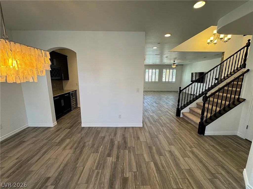 4 bed, 3.5 bath, 3808 sqft, $4,300 — Photo 4