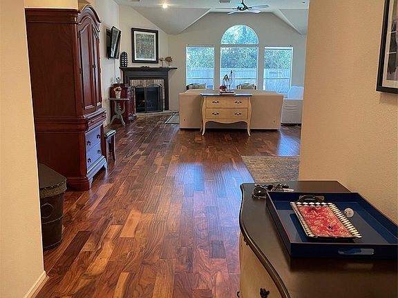 3rd image of 18 Teak Mill Pl