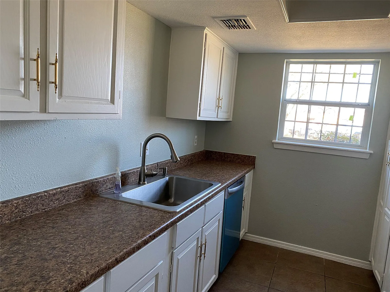 2 bed, 2.5 bath, 1088 sqft, $1,400 — Photo 2