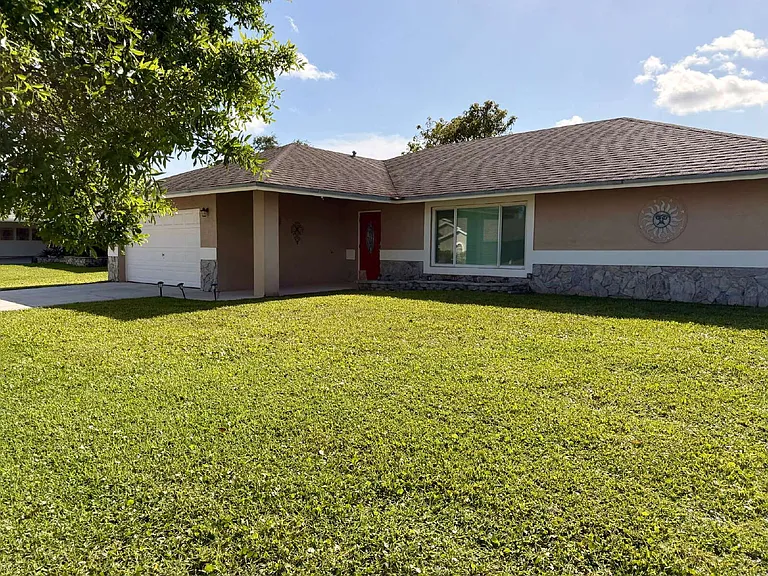 147 Sunflower Cir — Photo 1