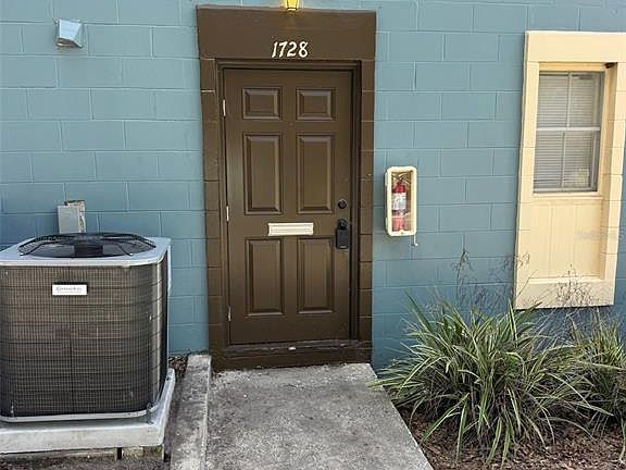 2nd image of 1728-1728 NE 3rd St