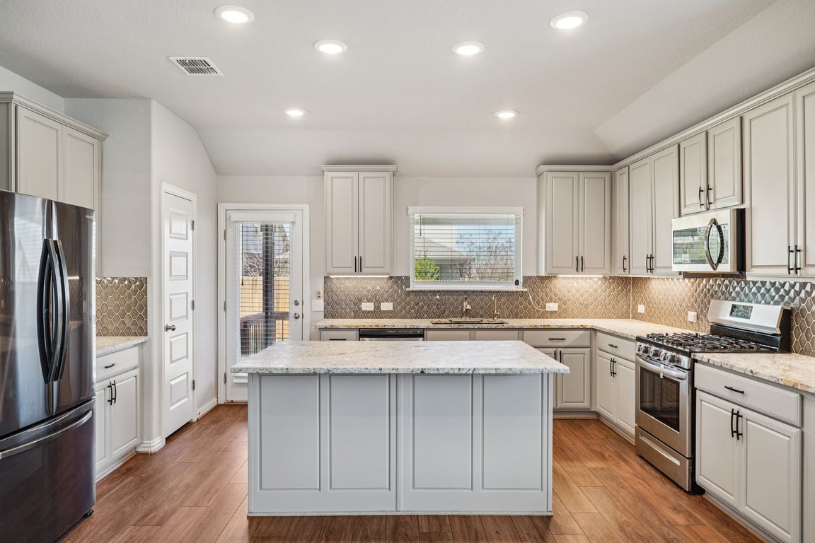 Egret Ave-S1903-012.jpg