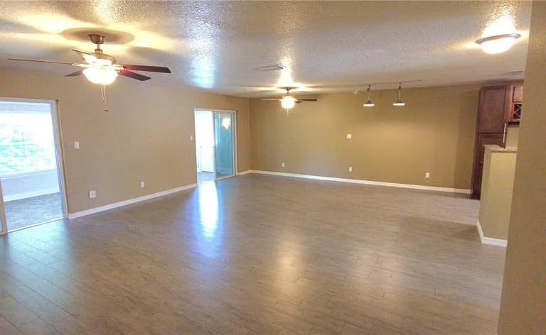 4743 Larchmont Ct — Photo 15