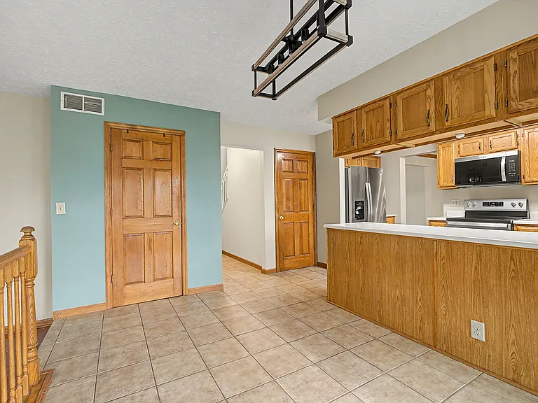 2242 Rosina Dr — Photo 16