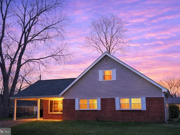 1111 Stone Ct, Waldorf, MD 20602