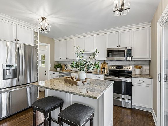 3rd image of 5712 Zenith Ave S
