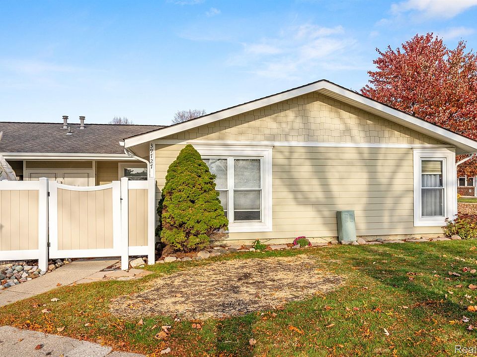 1st image of 39727 Village Wood Ln