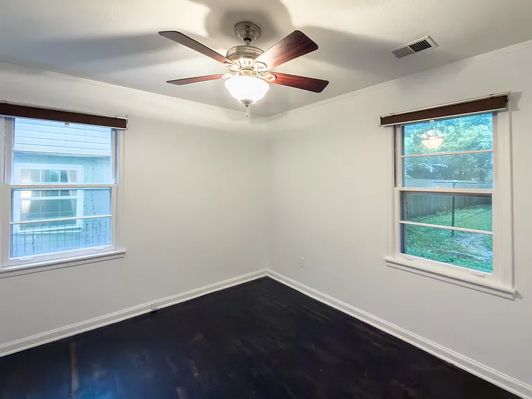 1343 Dearing Rd — Photo 8