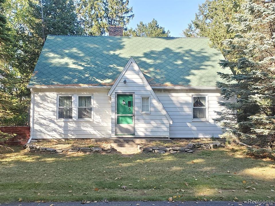 6284 Silver Lake Rd, Linden, MI 48451 Zillow