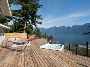252 Jason Rd, Bowen Island, BC V0N 1G1