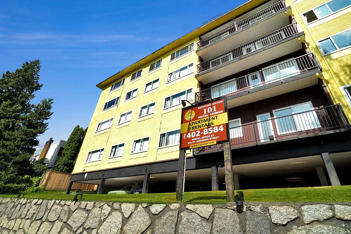 Redwood Manor — Photo 3