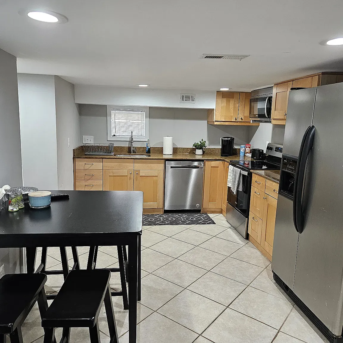 2 bed, 800 sqft, $2,000 — Photo 3