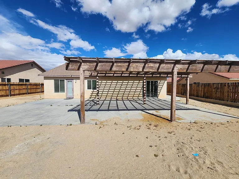 5930 Regino Ave — Photo 17