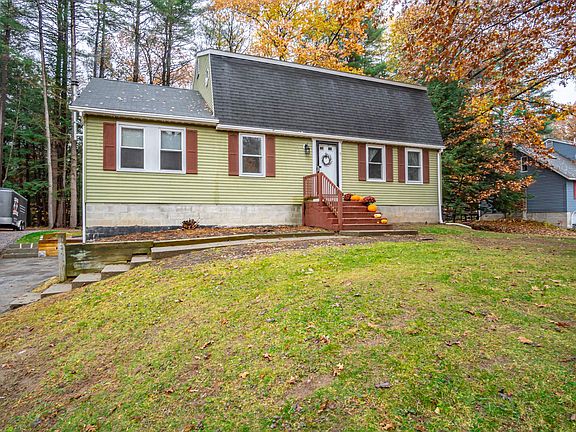 3rd image of 9 Hemlock Dr