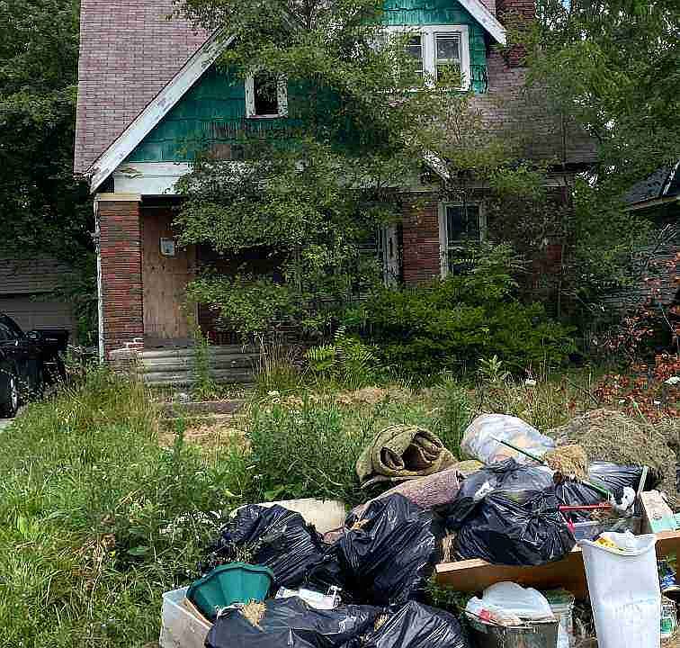 12714 Manor