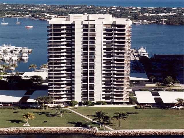 1st image of 123 Lakeshore Dr APT 742