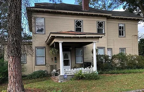 2222 Queens Way Photo 1