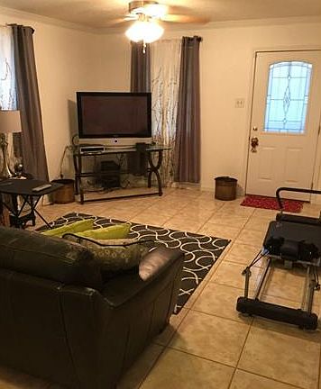 5th image of 7800 Devine Ave