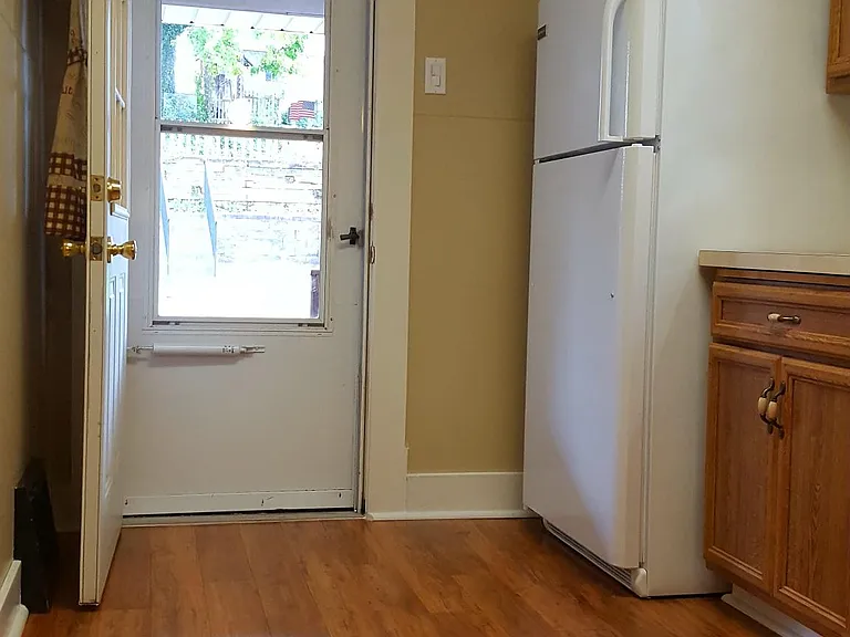 1629 Poplar St — Photo 10