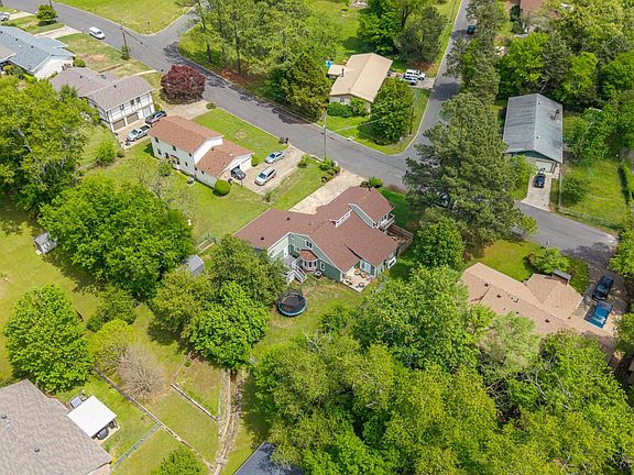 2nd image of 214 Michael St