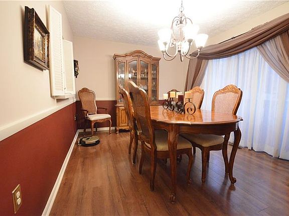 4th image of 337 Central Dr