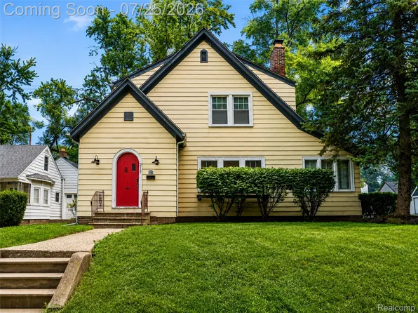 217 Navajo Ave, Pontiac, MI 48341