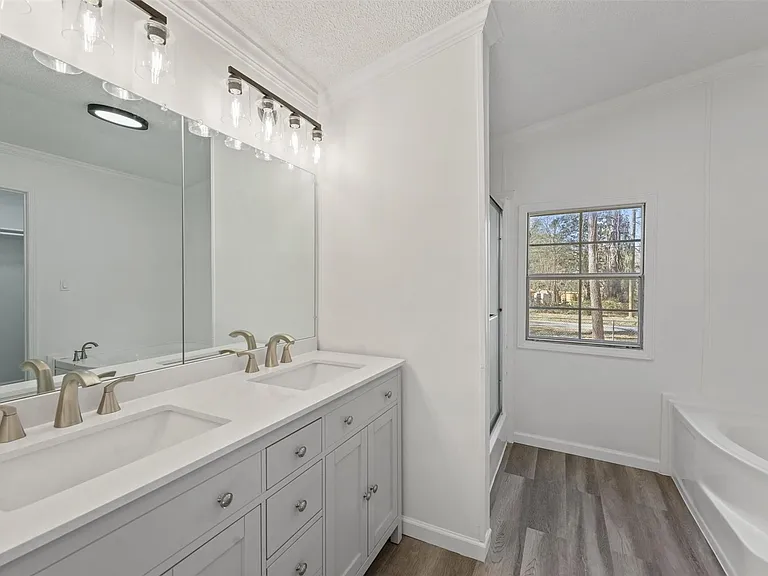 23239 Lakeside Dr — Photo 11