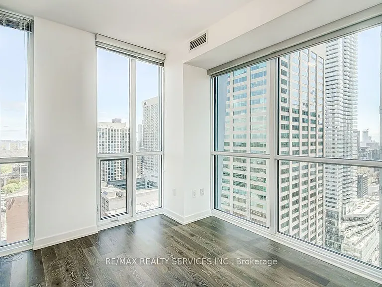 1 Yorkville Ave #2611 — Photo 16