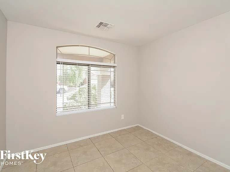 3131 W Jessica Ln — Photo 12