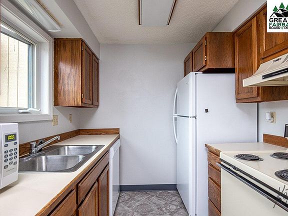 2nd image of 5000 Dartmouth Dr APT 22