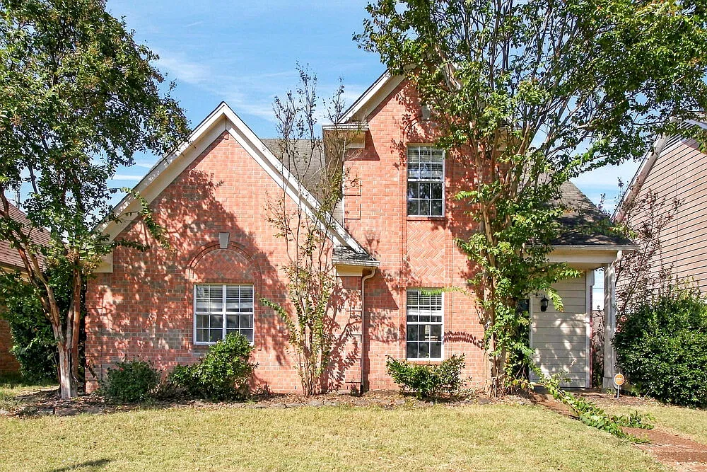 3 bed, 2.5 bath, 1668 sqft, $1,705 — Photo 1