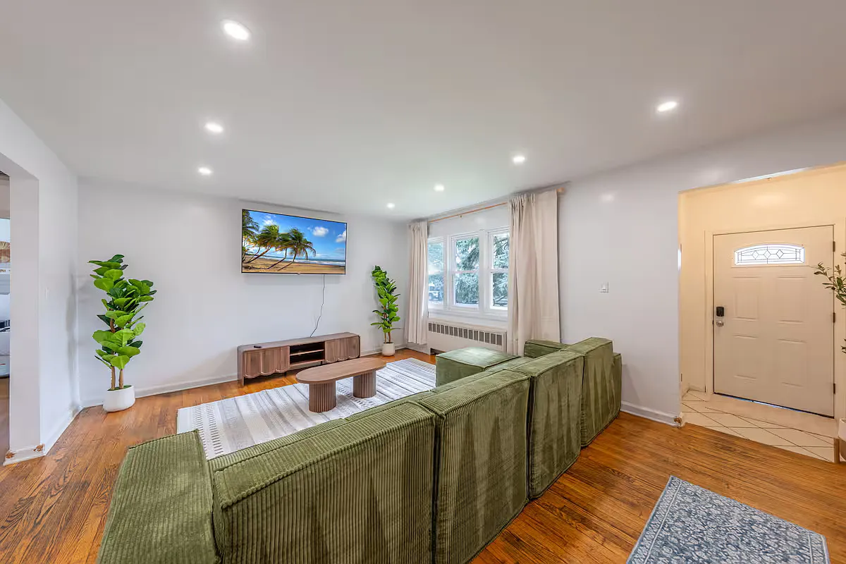 3 bed, 1000 sqft, $3,900 — Photo 4
