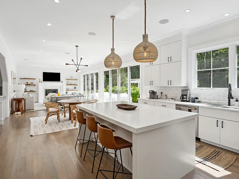 Birchwood Ln — Photo 8