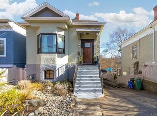 1709 Fernwood Rd, Victoria, BC V8T2Y3