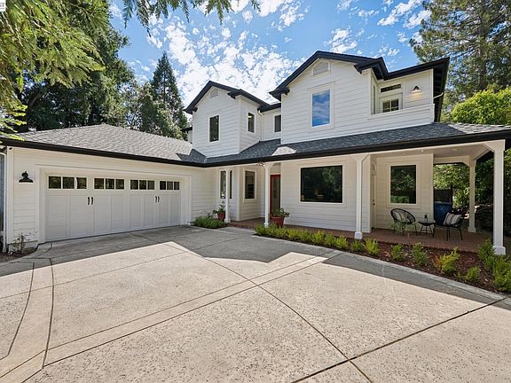 3rd image of 1099 Oak Hill Rd