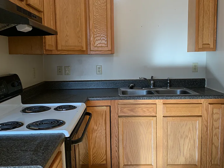 151 Cove Dr #4 — Photo 4