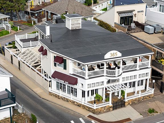 2nd image of 365 Ocean Boulevard