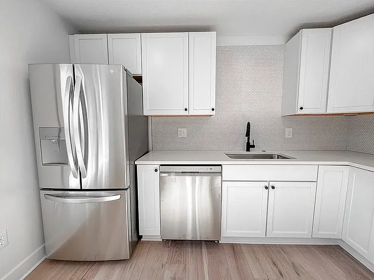 2630 Madison Ave #2 — Photo 9