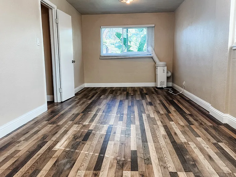 3132 3rd Ave #8 — Photo 8