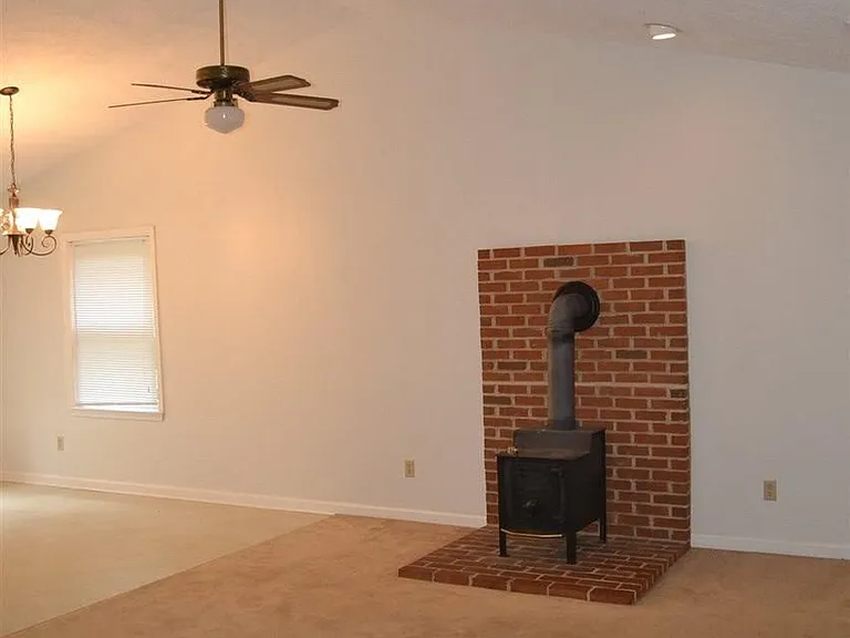 15 Englewood Dr — Photo 6