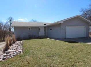 702 E Lincoln St, Saybrook, IL 61770