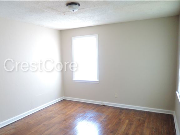 3rd image of 128 Eastview Dr