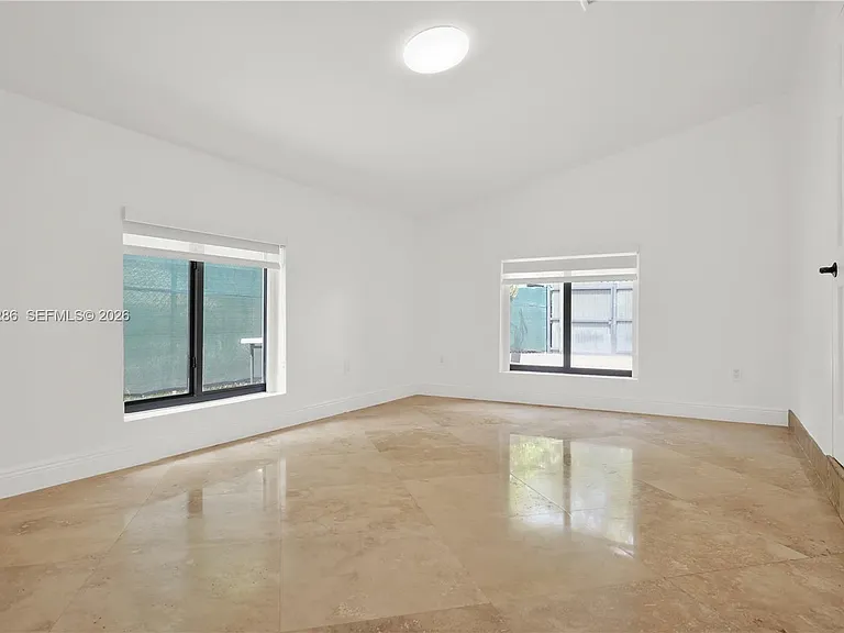 6820 SW 86th Ave — Photo 22