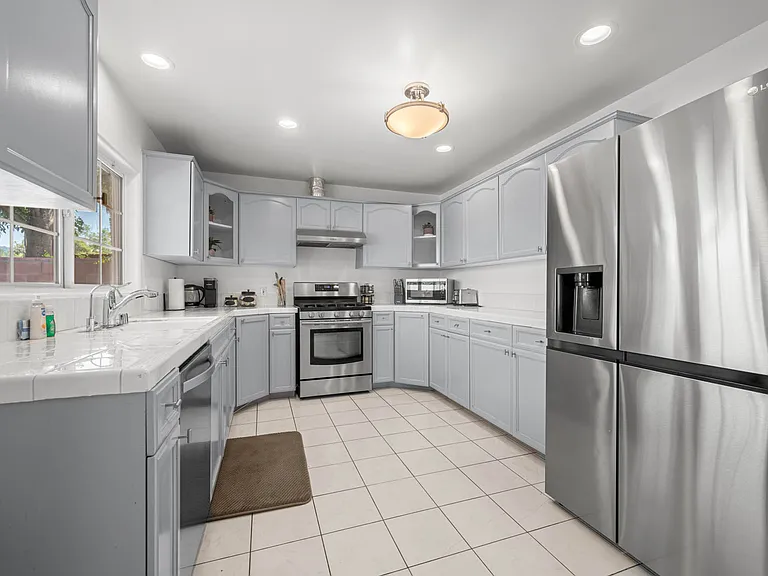 5114 Etiwanda Ave — Photo 23