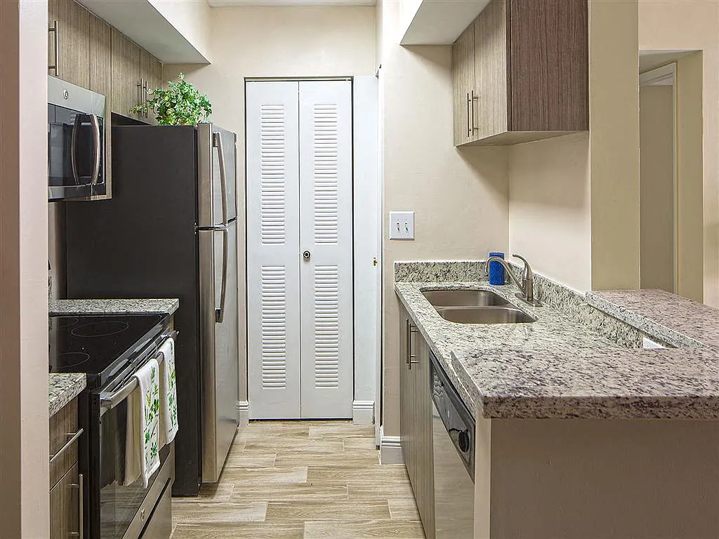 Vista Verde at Deerwood — Photo 4