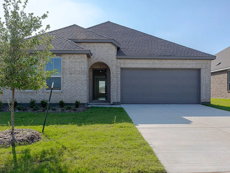 2220 Pommel Ln — Photo 1