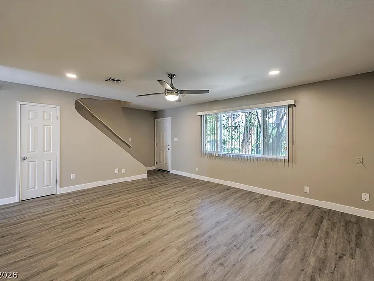 343 Greenbriar Dr #343-TOWNHOUSE — Photo 2