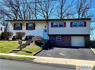 7 Hallo St, Edison, NJ 08837